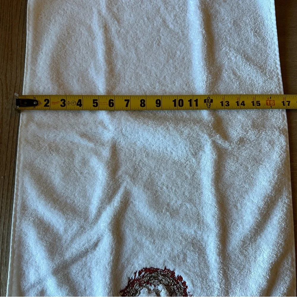 Christmas Holiday Hand Towels Embroidered Set of 2
